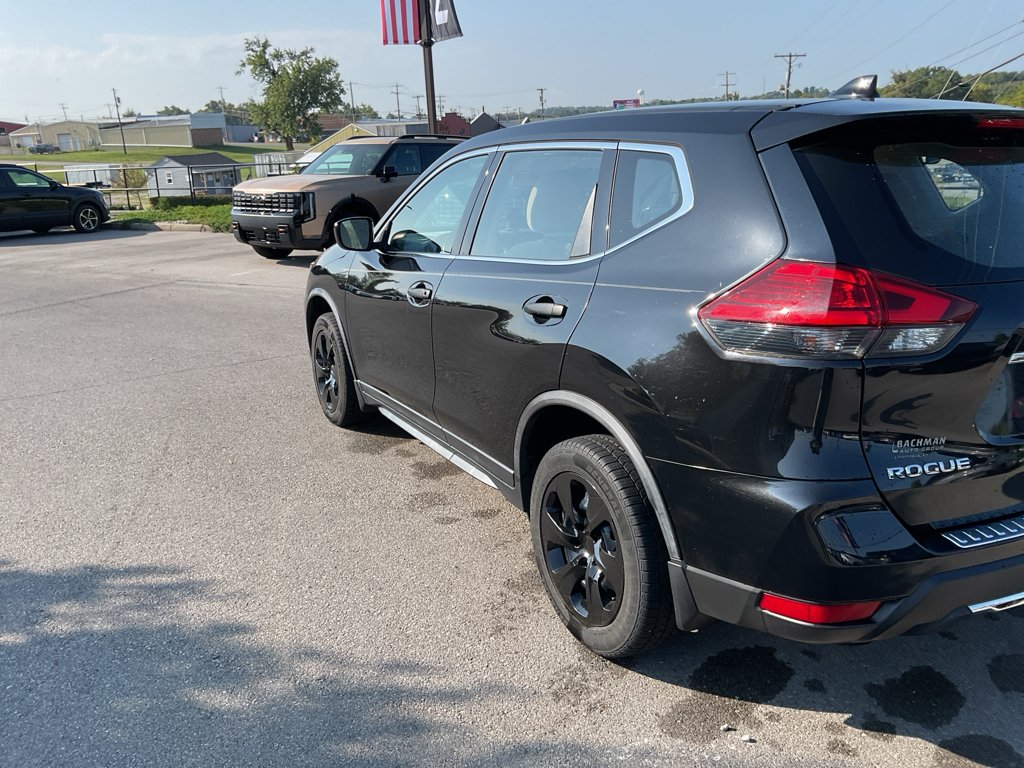 Used 2017 Magnetic Black Nissan S image 6