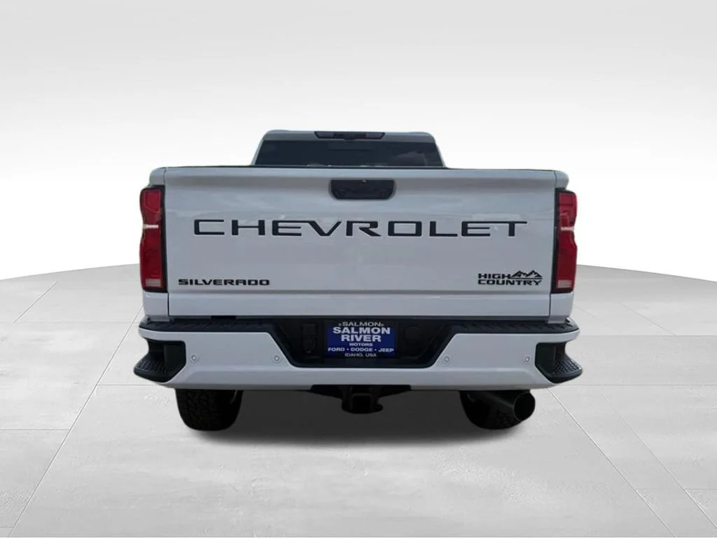 New 2025 Summit White Chevrolet High Country image 6
