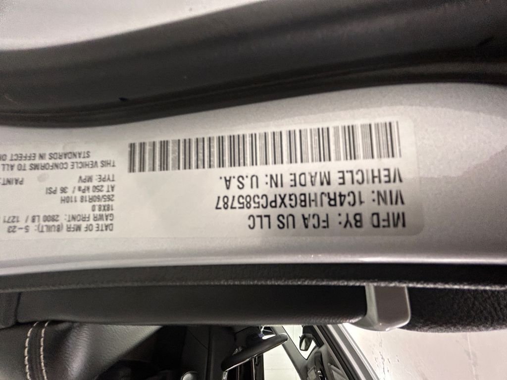 Used 2023 Silver Jeep Limited image 20