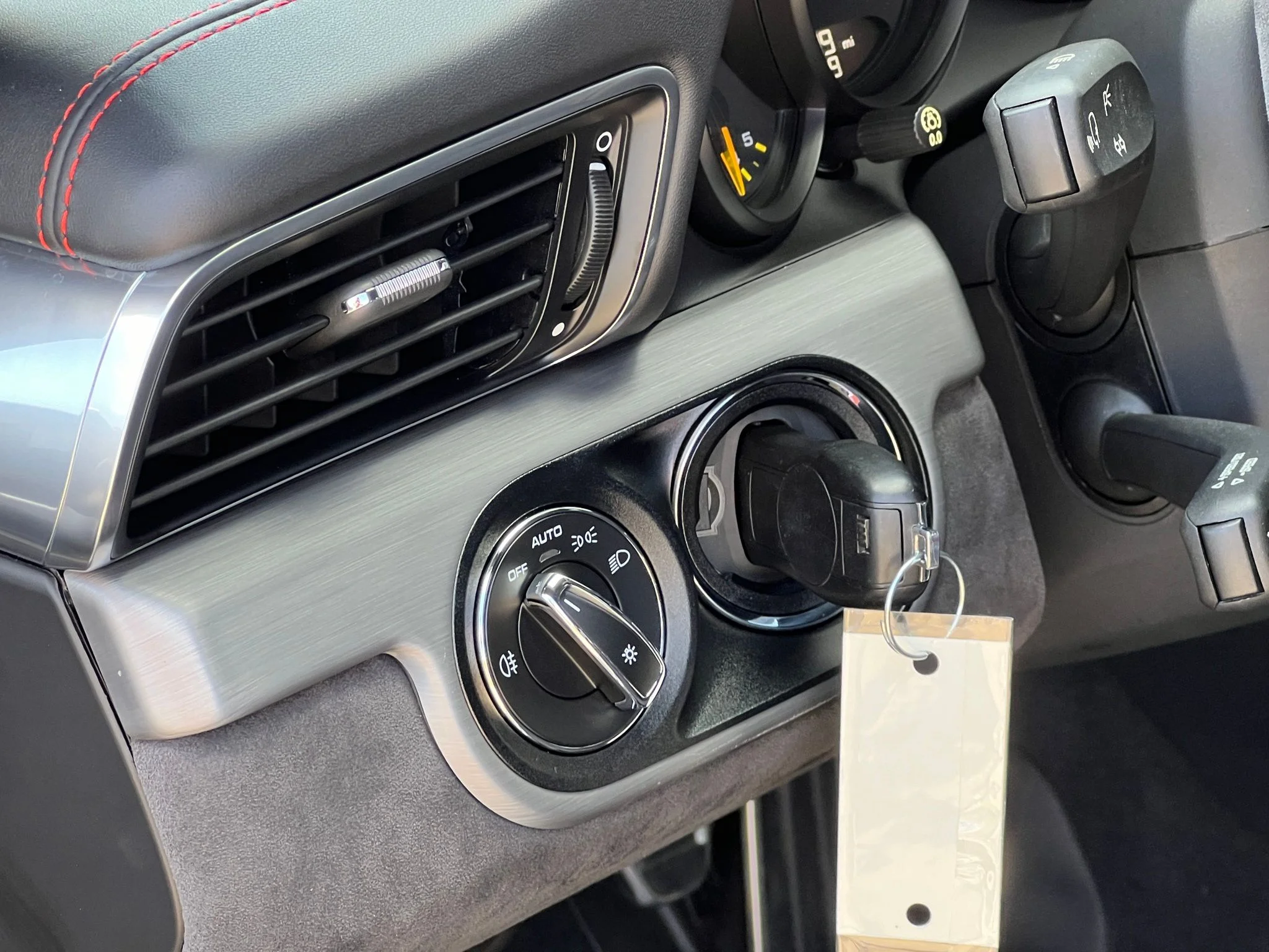 Used 2018 Silver Porsche GT3 image 33