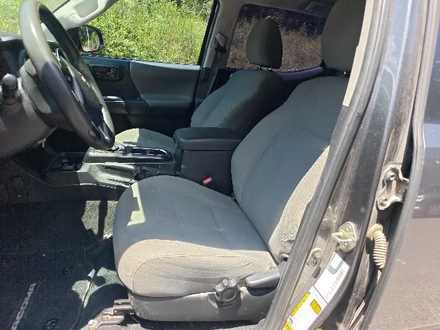 Used 2017  Toyota SR image 9