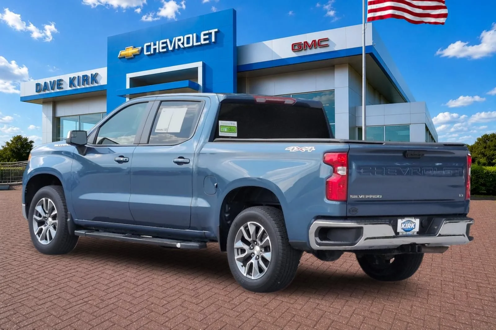 Used 2024 Lakeshore Blue Metallic Chevrolet LT (2FL) image 5