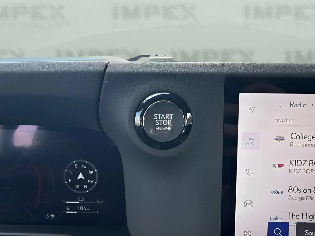 Used 2024  Lexus GX 550 Luxury image 24