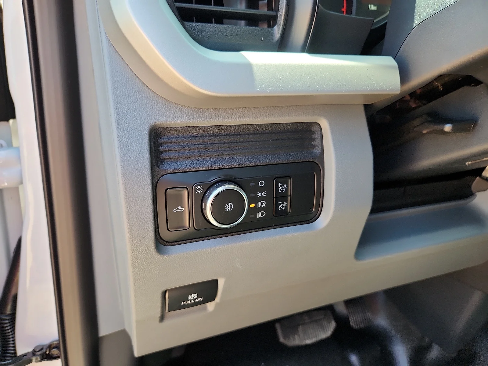 New 2026 Oxford White Ford F-350® XL image 15