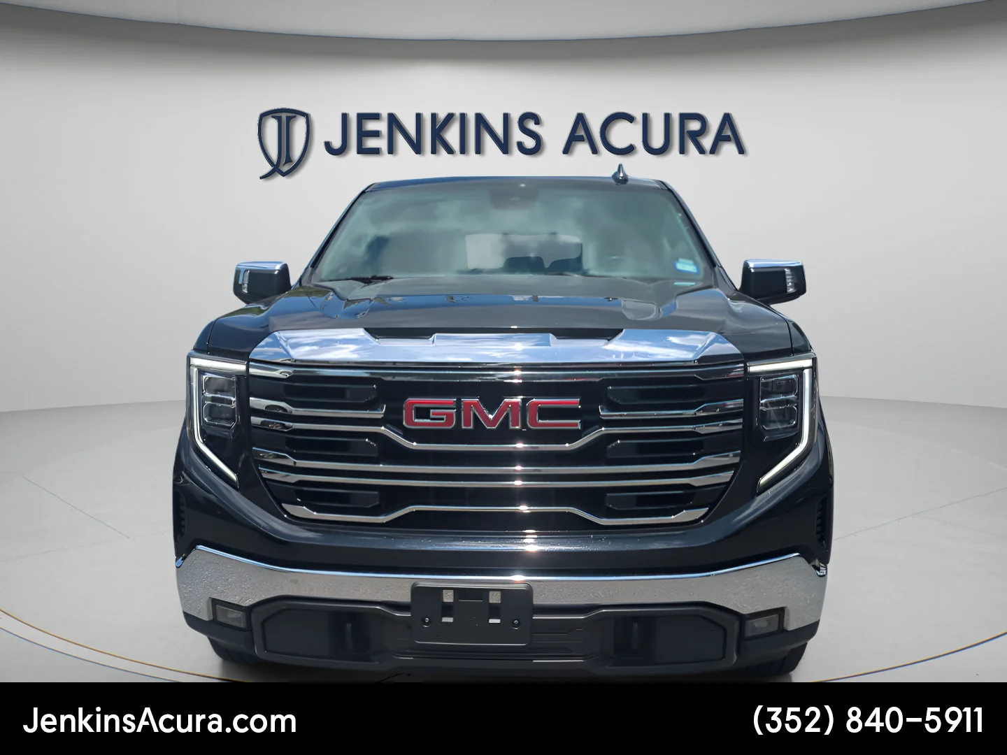 Used 2025 Onyx Black GMC SLT image 8