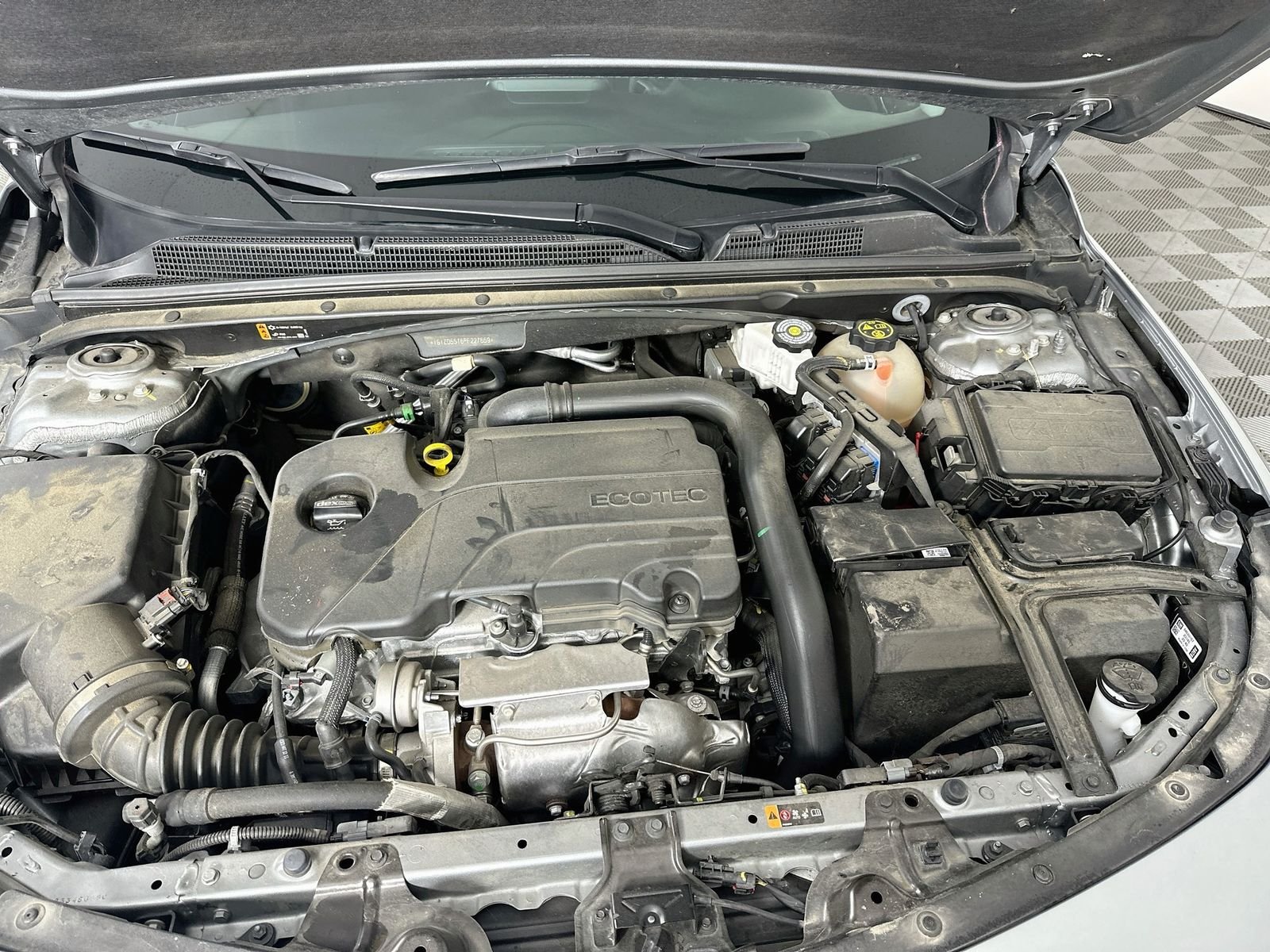 Used 2023 Sterling Gray Metallic Chevrolet LT image 31