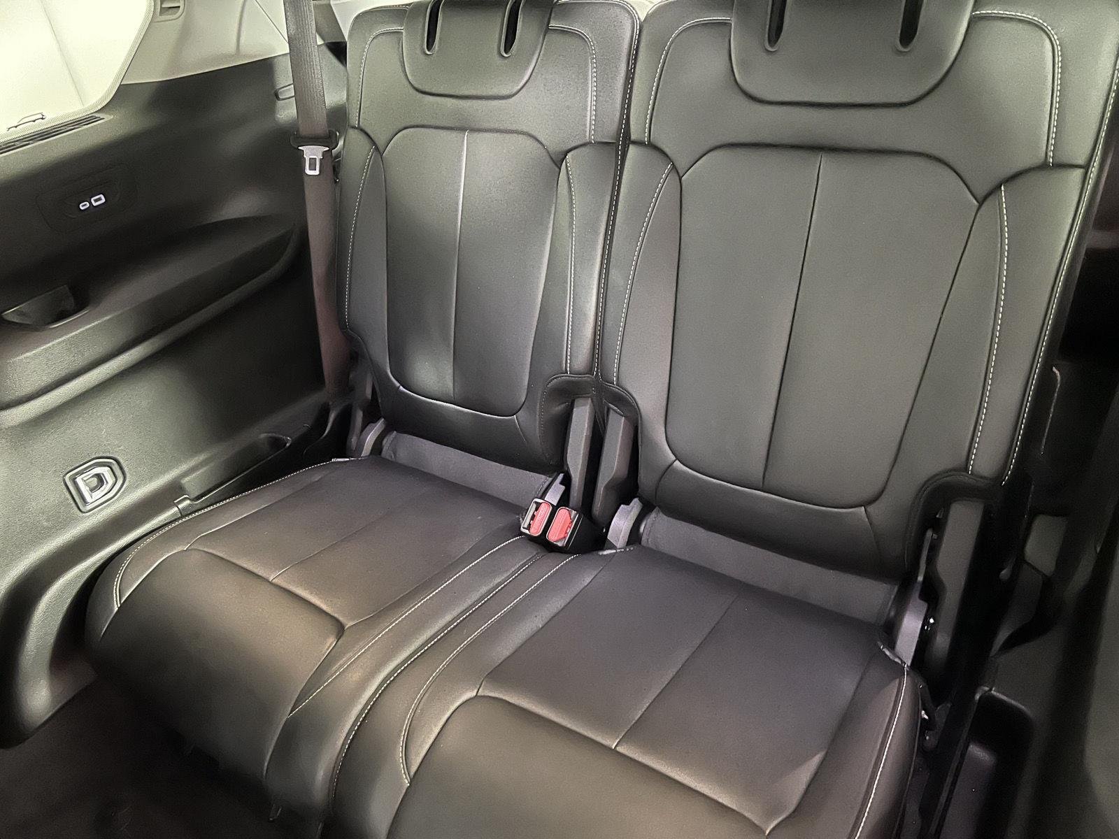 Used 2023 Velvet Red Pearlcoat Jeep Limited image 17