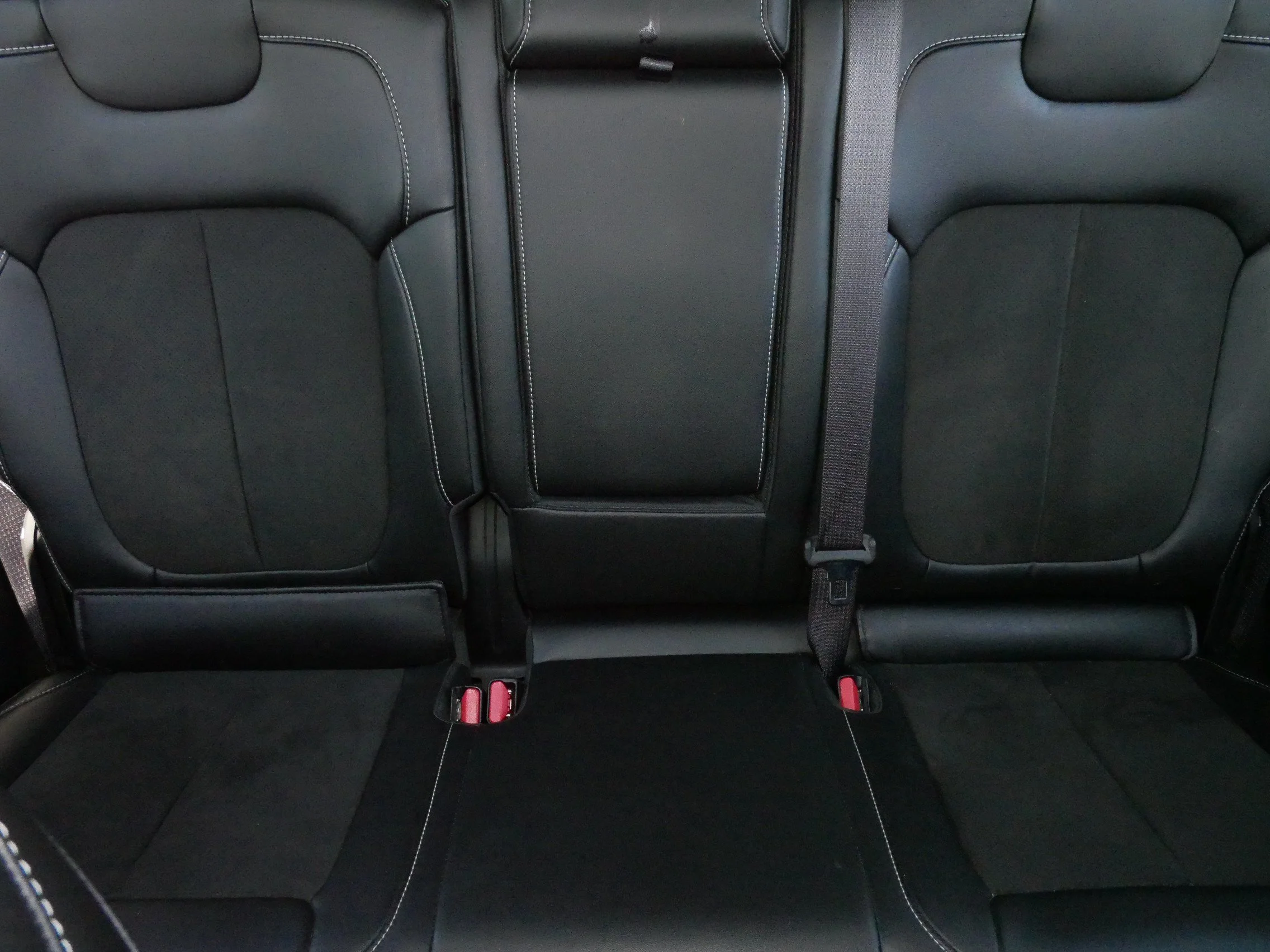 Used 2023 Bright White Clearcoat Jeep Altitude X image 15