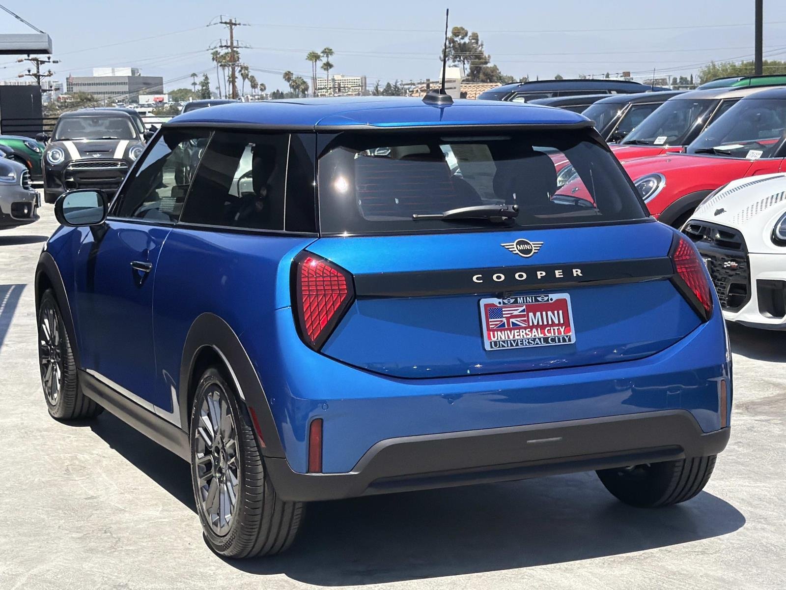 New 2026 0C6L Icy Sunshine Blue Metallic MINI Signature Plus image 4
