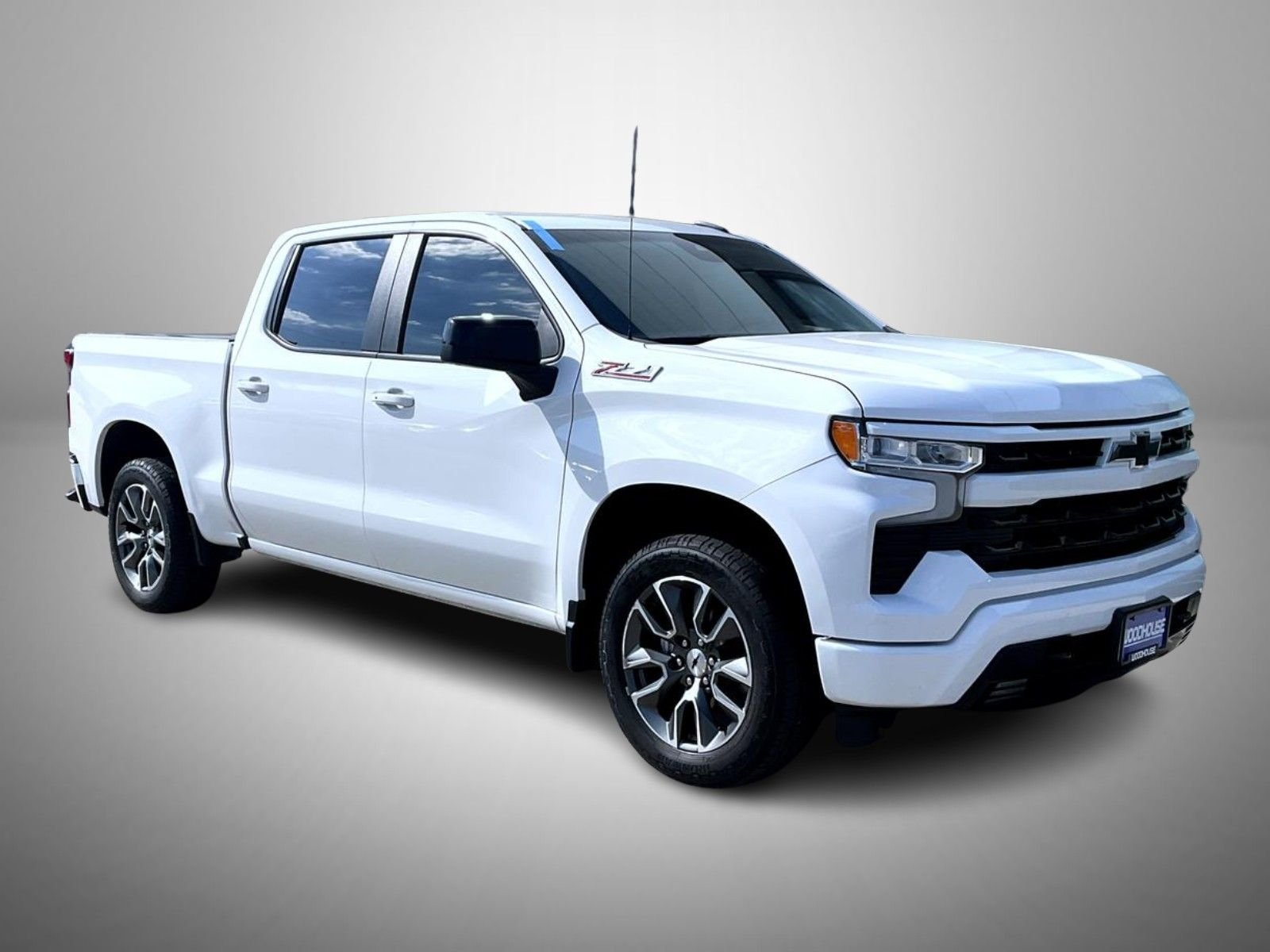 Used 2024 White Chevrolet RST image 3