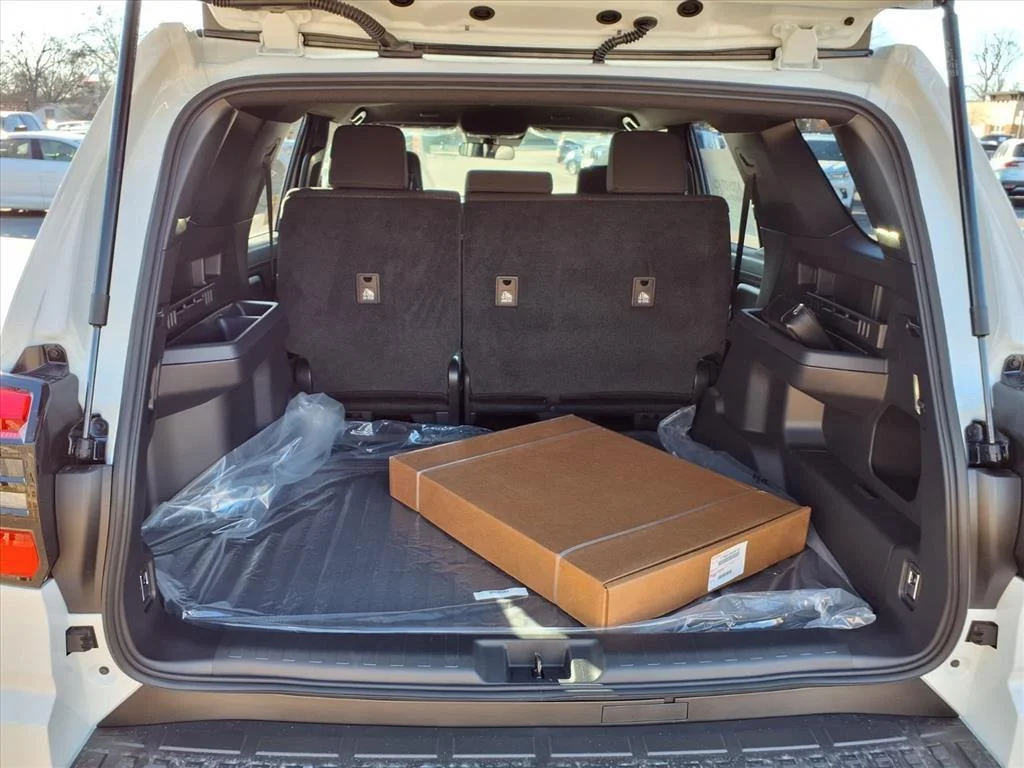 2026 Toyota 4Runner SR5 - Photo 16