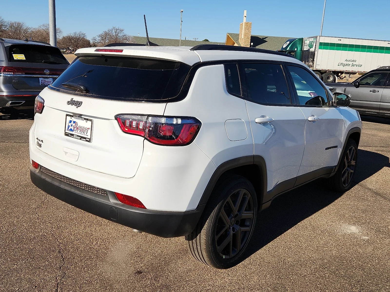 New 2026 White Jeep LATITUDE ALTITUDE 4X4 image 4