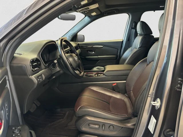 Used 2025 Gray Honda Black Edition image 10