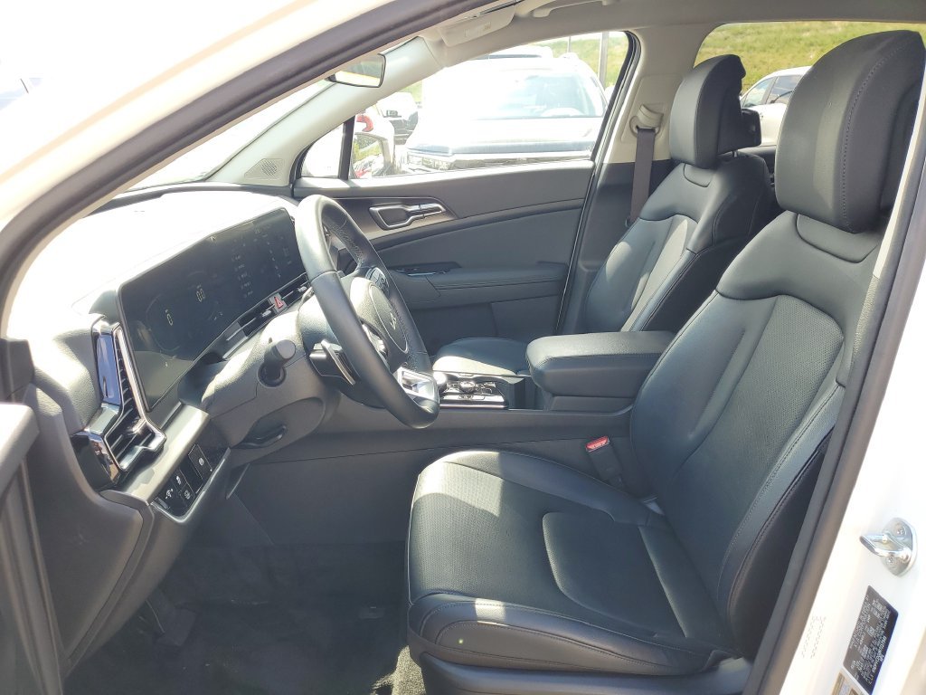 Used 2024 White Kia EX image 9