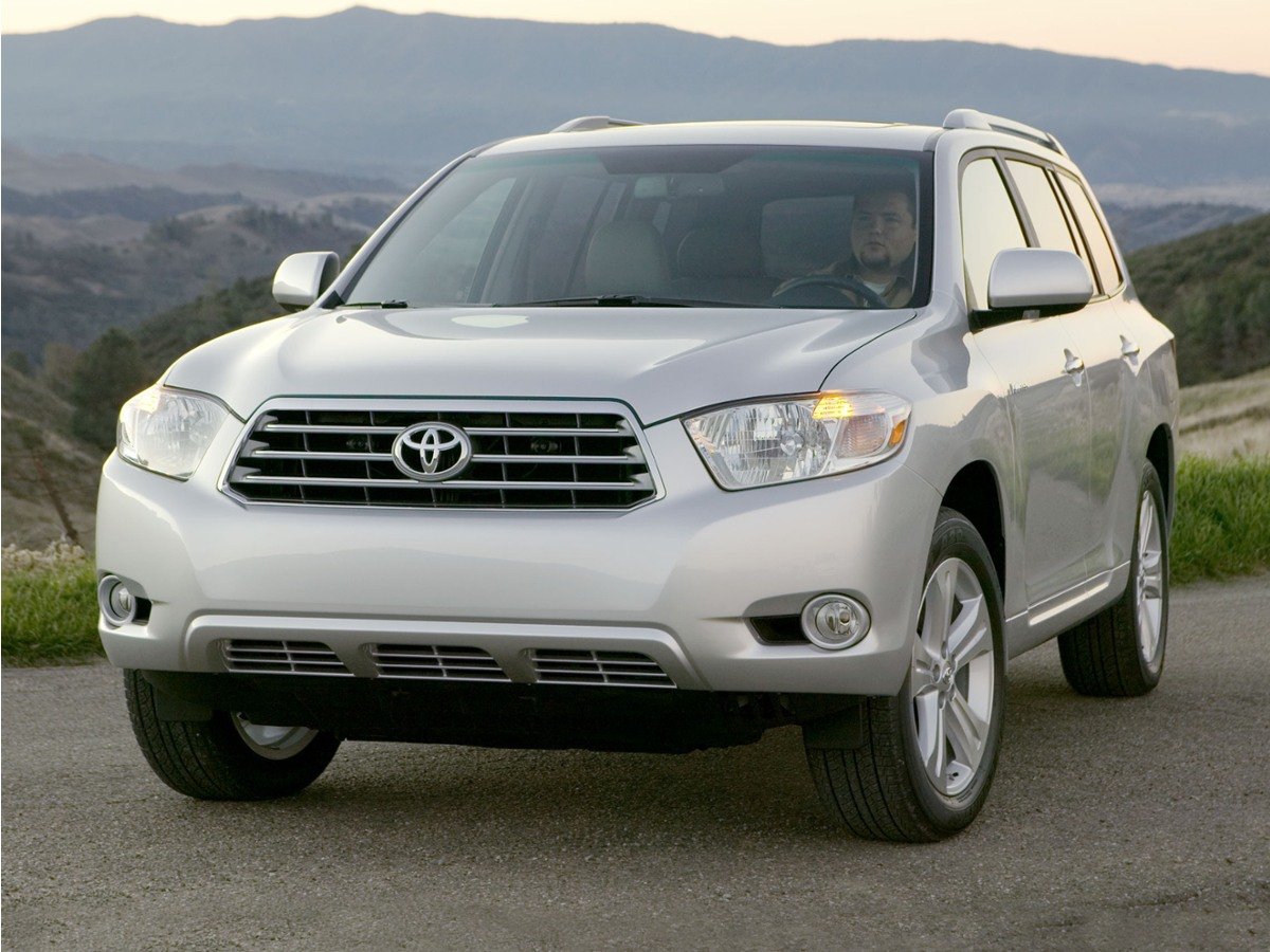 Used 2008 Magnetic Gray Metallic Toyota Base image 1