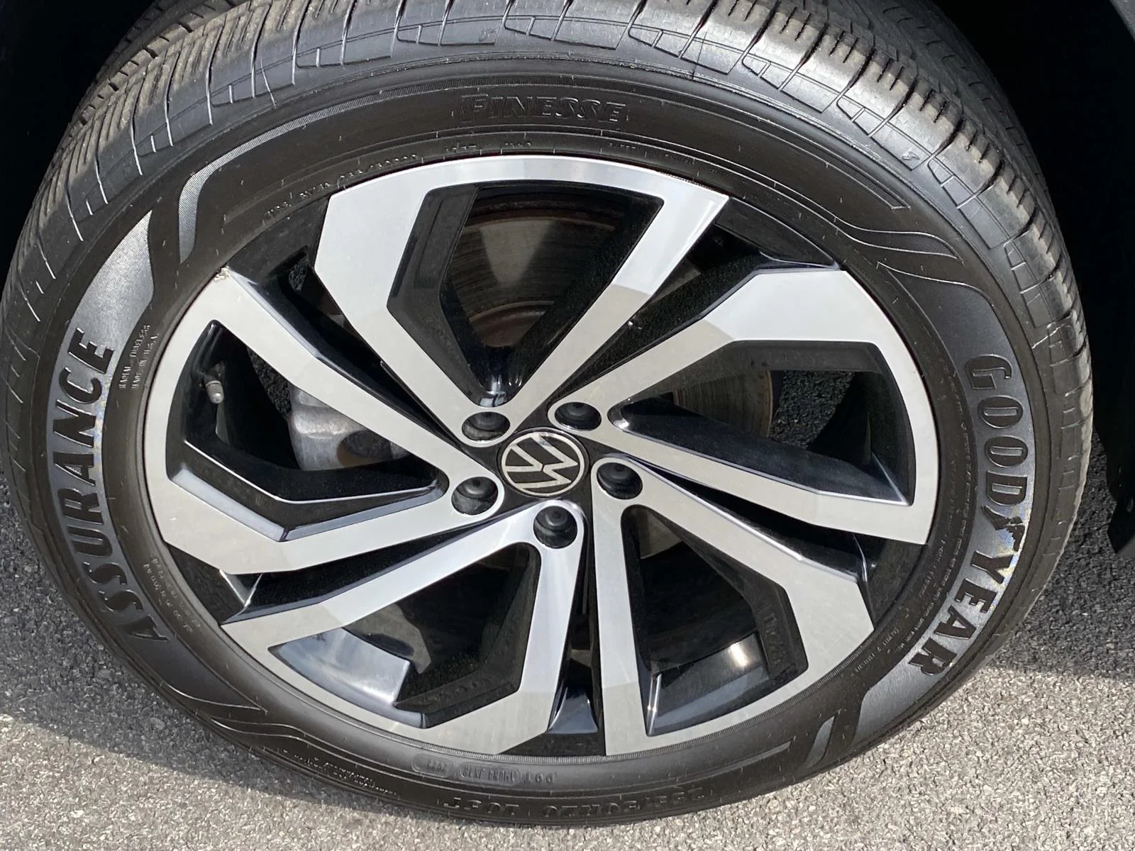 Certified Used 2022 Pure Gray Volkswagen 3.6L V6 SEL 4MOTION image 27