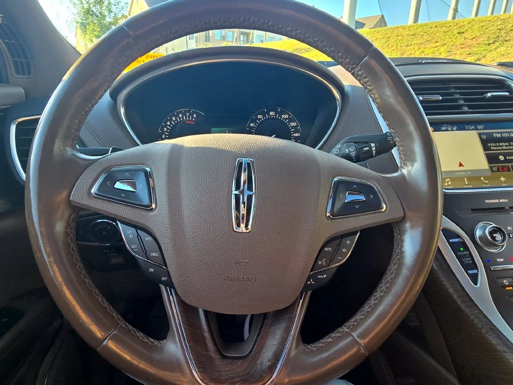 Certified Used 2018 White Lincoln Reserve image 20