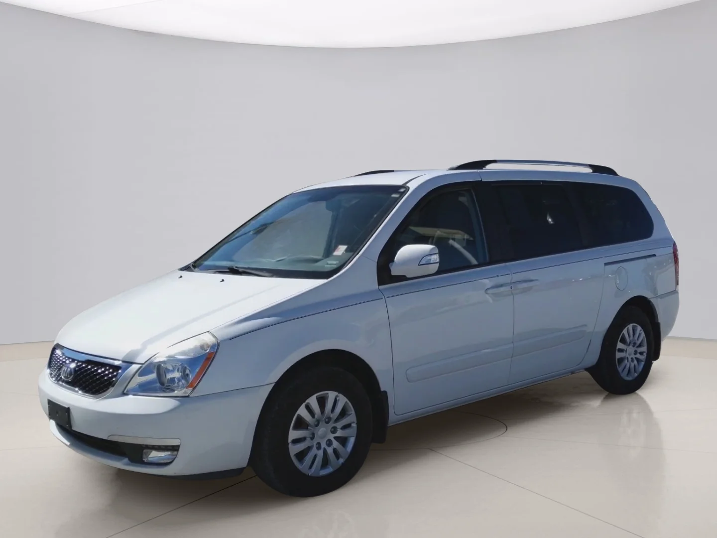 Used 2014 White Kia BASE image 1