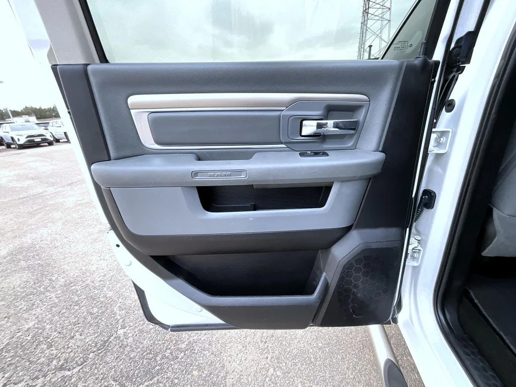 Used 2017 White Ram SLT image 20