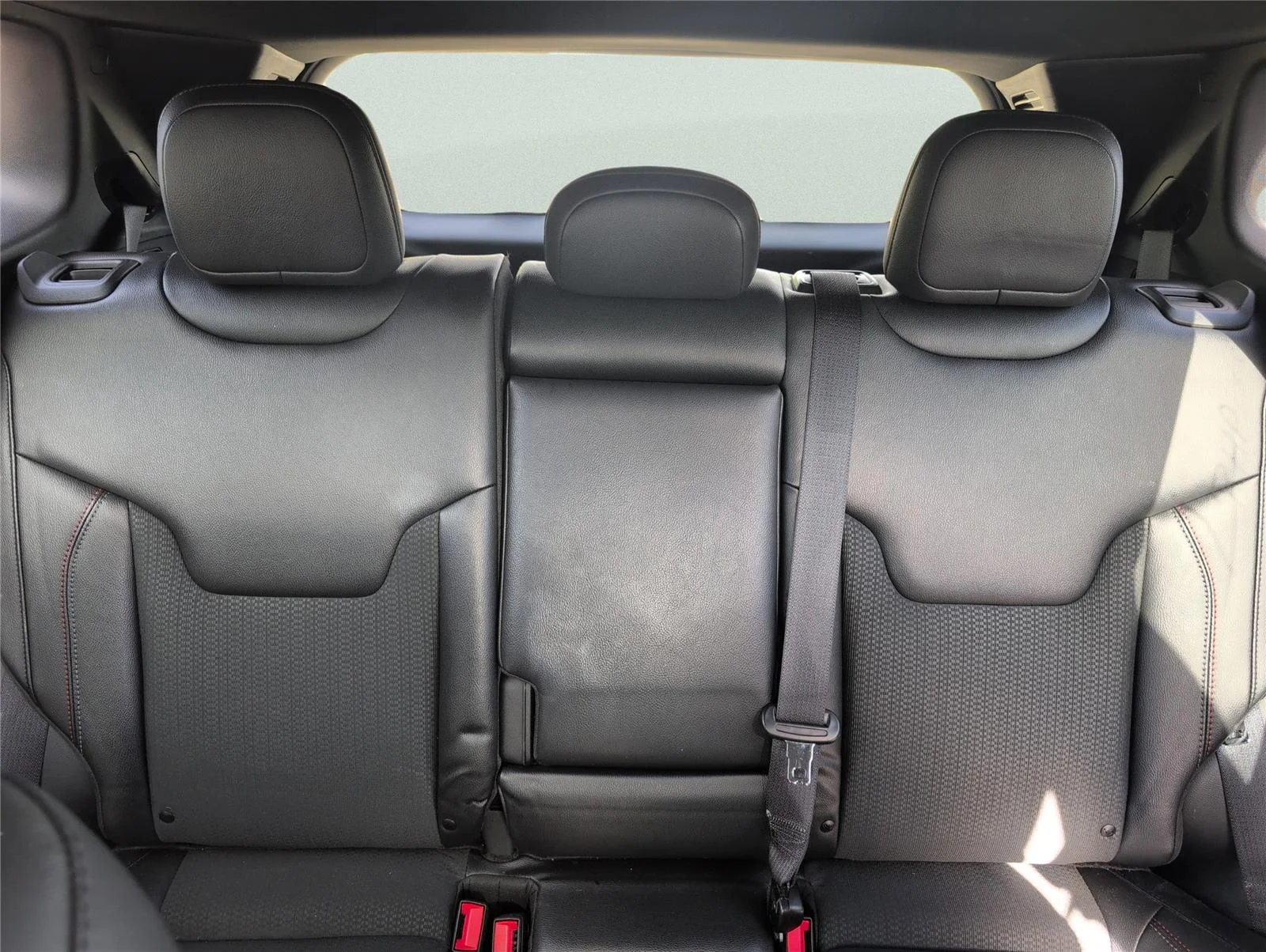 Used 2025 Bright White Clearcoat Jeep Trailhawk image 24