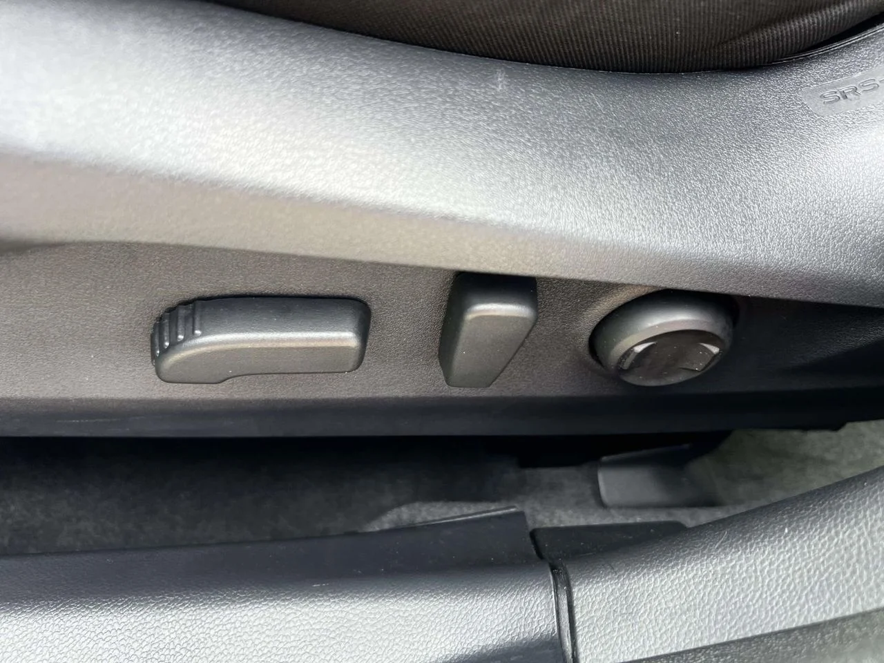 Used 2025 Crystal White Pearl Subaru Premium image 25