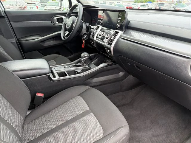 Used 2022 White Kia LX image 21