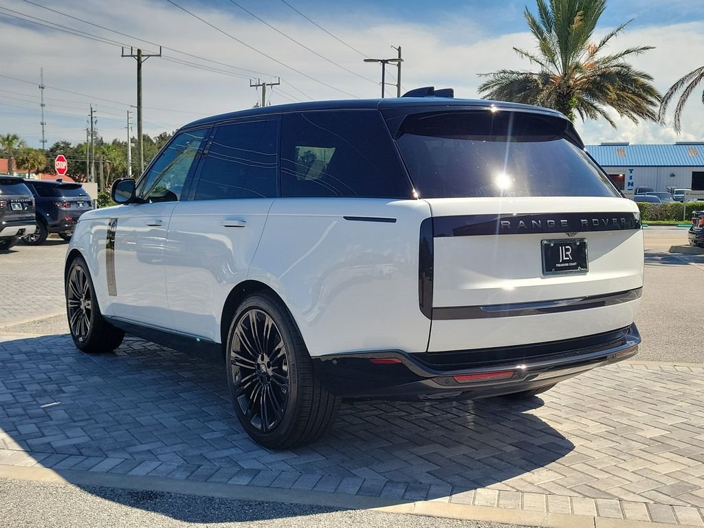 New 2027 Fuji White Land Rover SE image 3