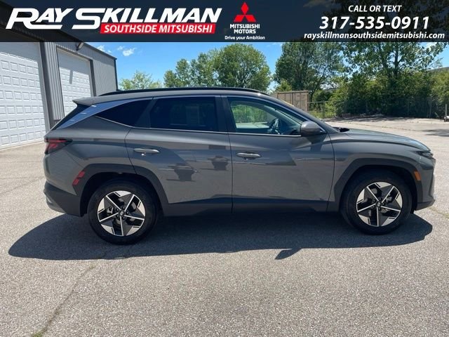 Used 2025 Gray Hyundai SEL image 4
