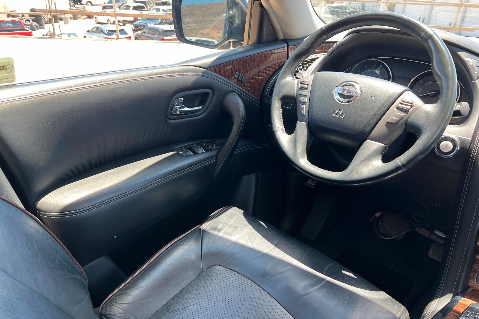 Used 2018 Gun Metallic Nissan SL image 12