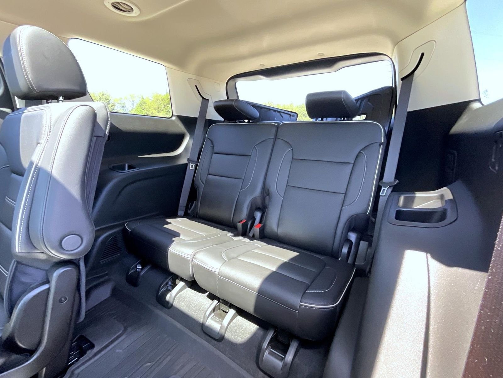 Used 2023 Silver GMC Denali image 20