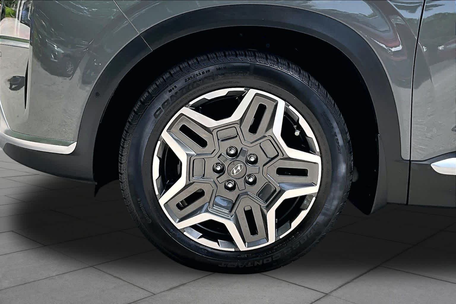 Used 2022 Hampton Gray Hyundai Limited image 11