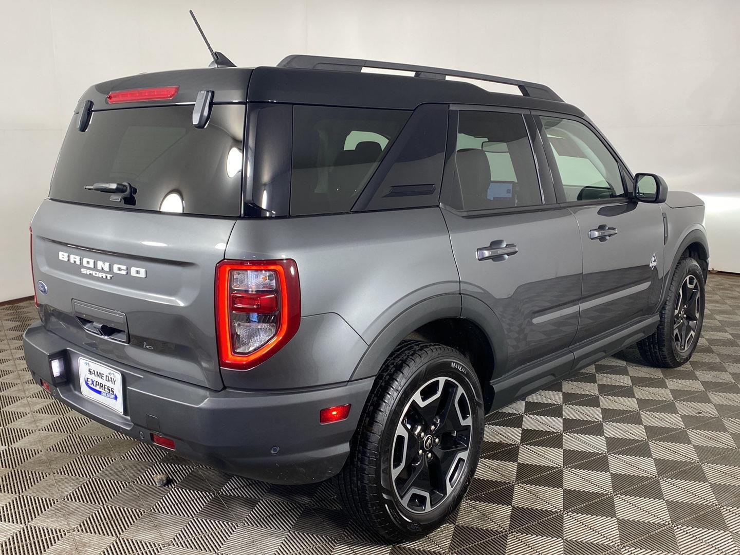 Used 2021 Carbonized Gray Ford Outer Banks image 5