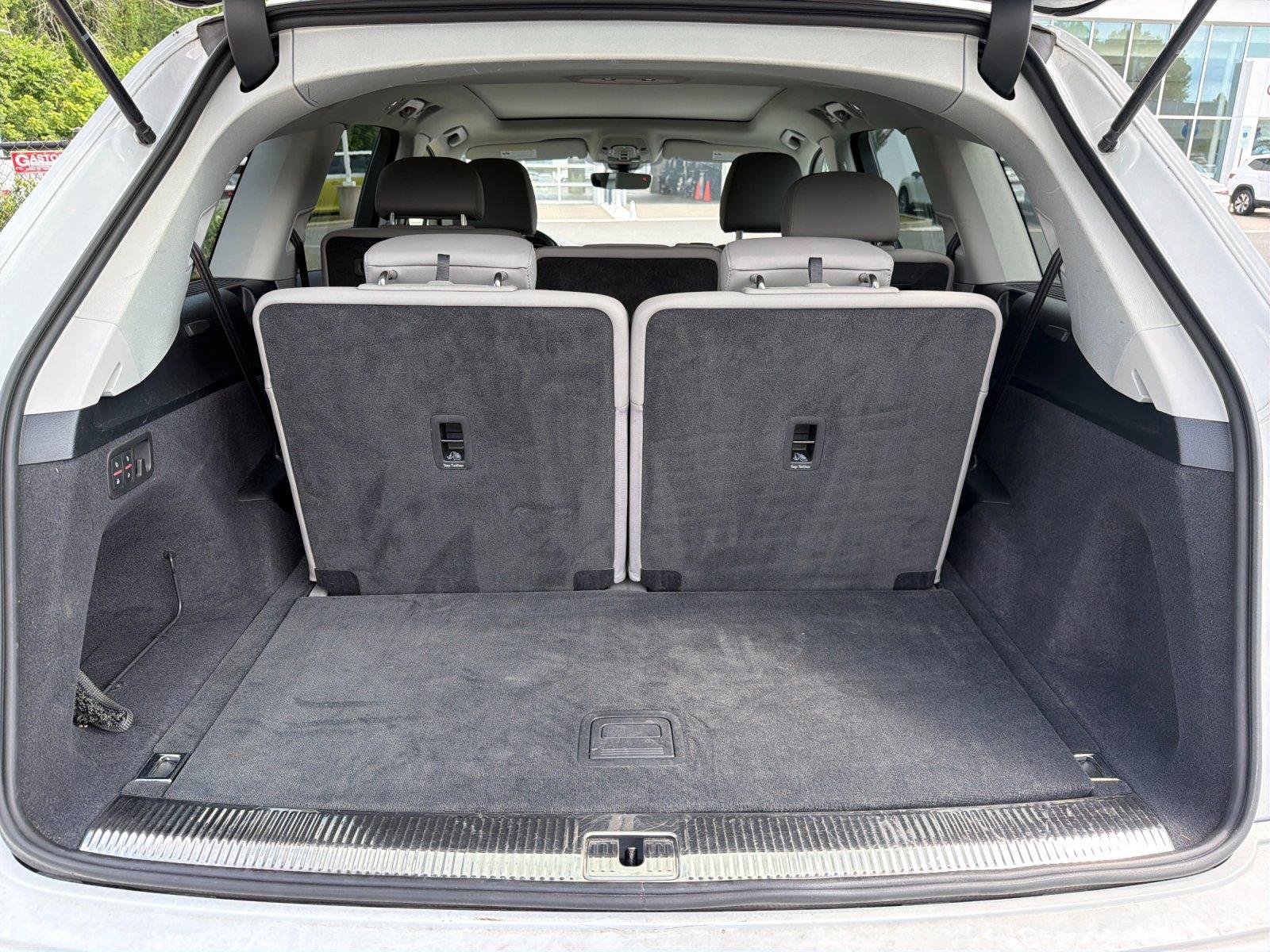 Used 2024  Audi Premium Plus image 35