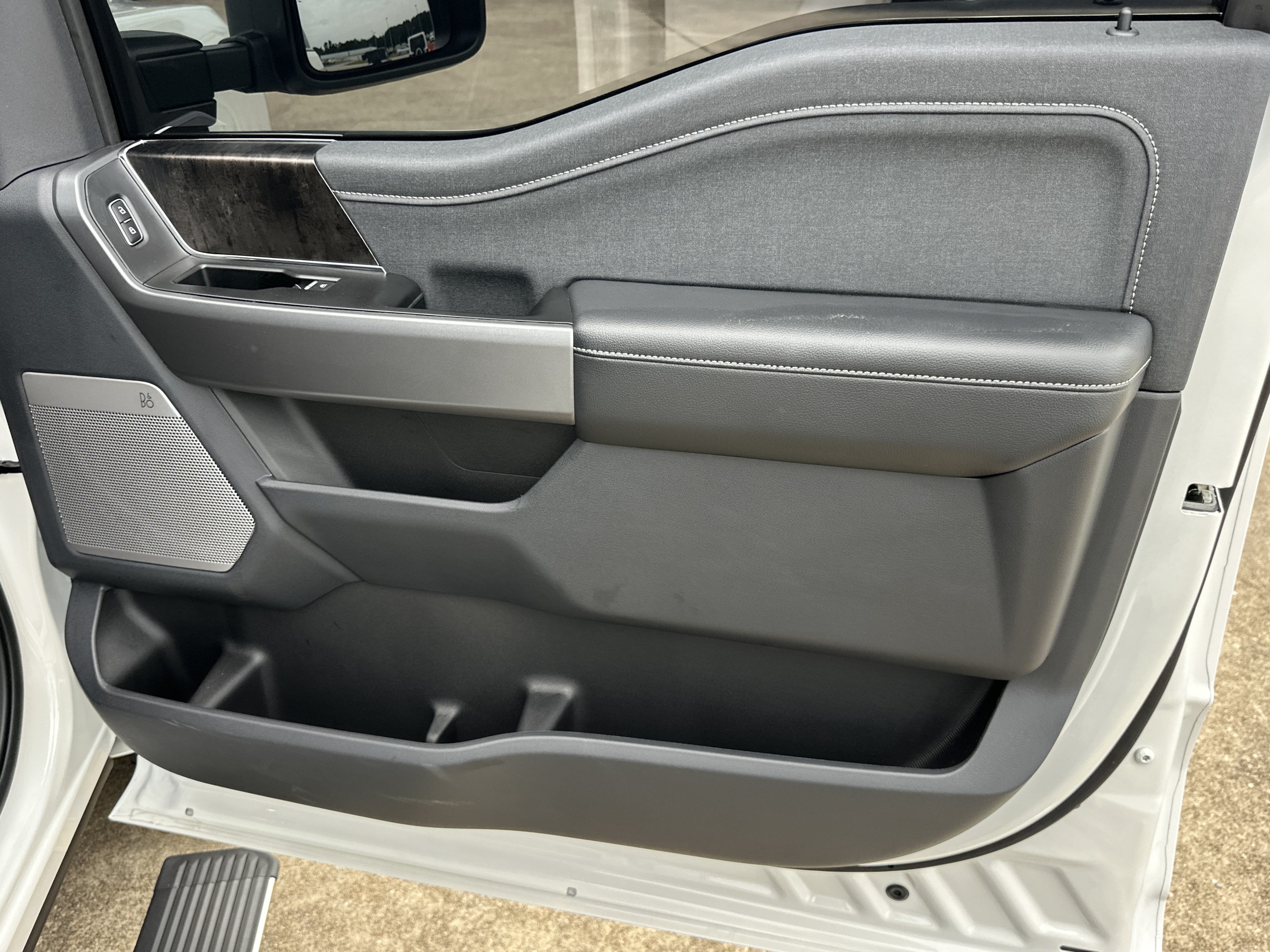2025 Ford F-350 Super Duty Lariat - Photo 28
