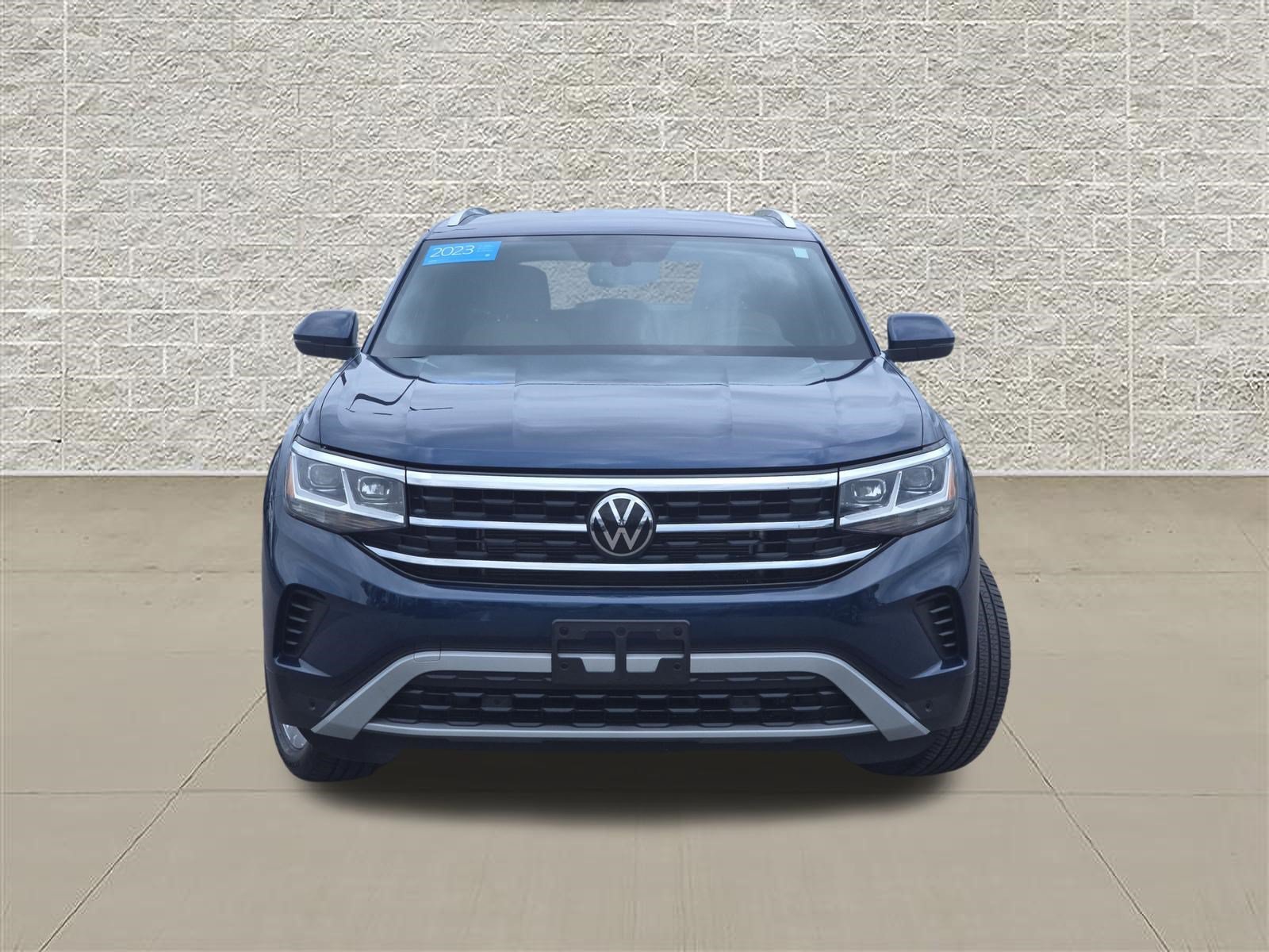 Certified Used 2023 Blue Metallic Volkswagen 3.6L V6 SE w/Technology image 2