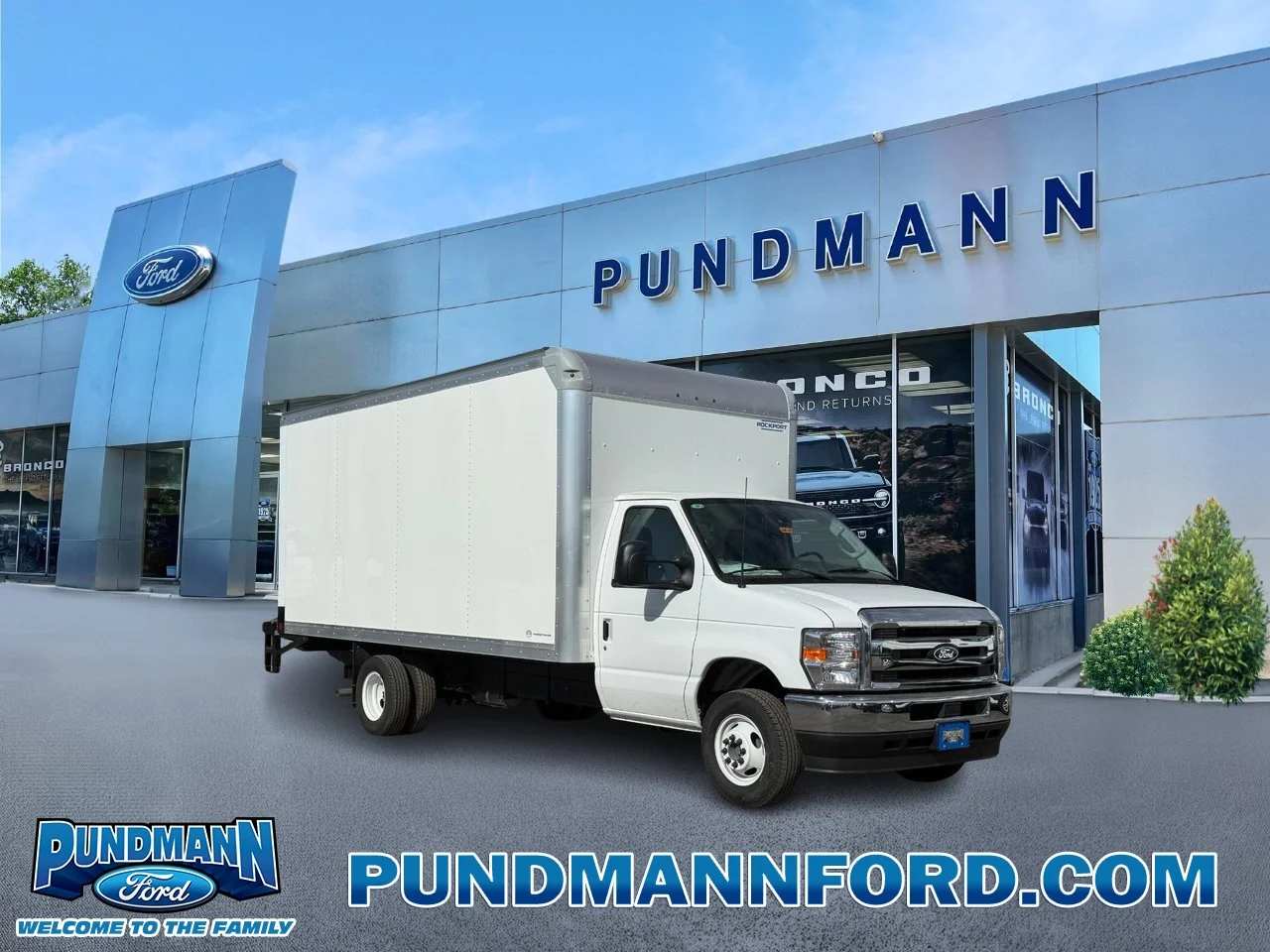 New 2026 Oxford White Ford E-450 DRW image 1