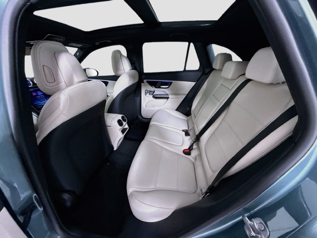 New 2027 Verde Silver Metallic Mercedes-Benz GLC 300 image 21