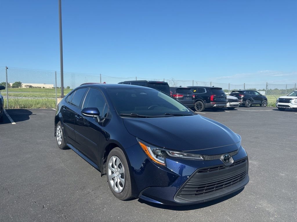 2025 Toyota Corolla LE CVT's photo