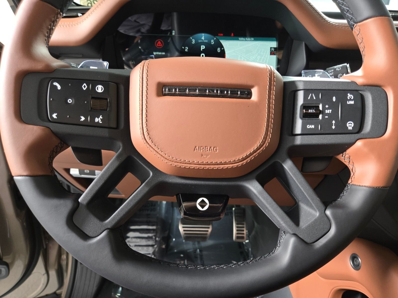 2026 Land Rover Defender OCTA - Photo 24