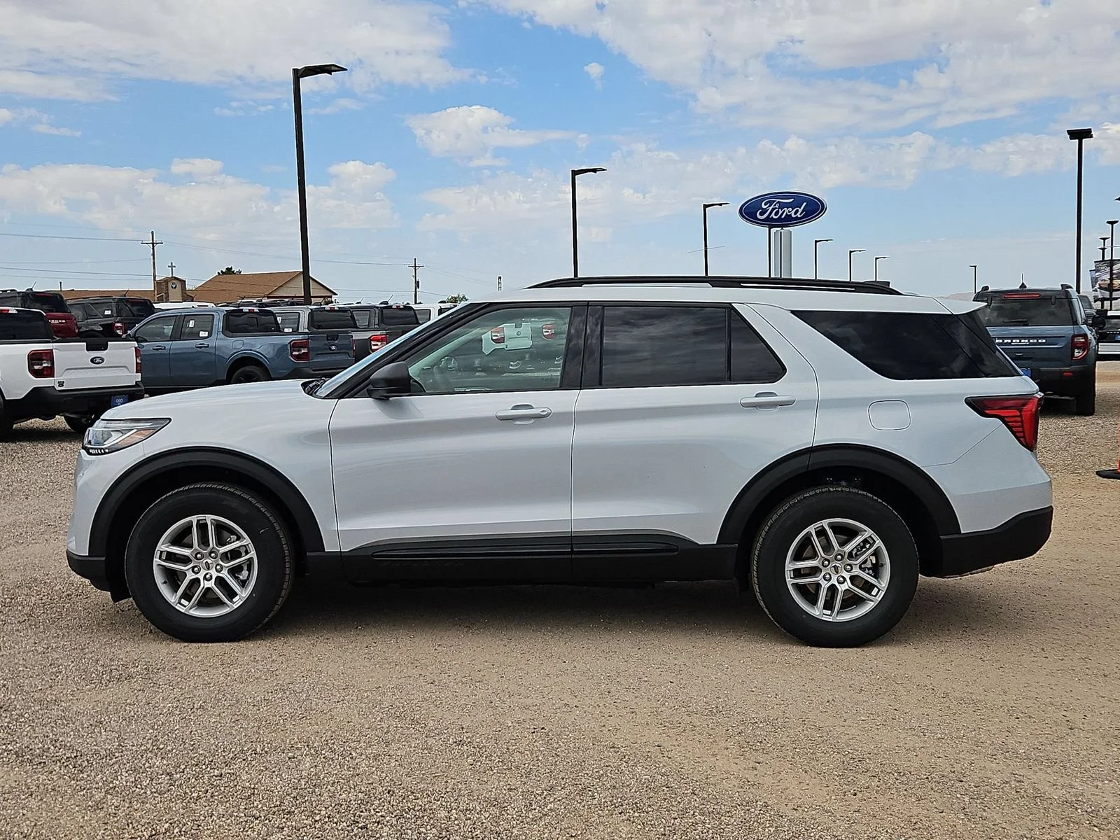 New 2026 Space White Metallic Ford Active image 9