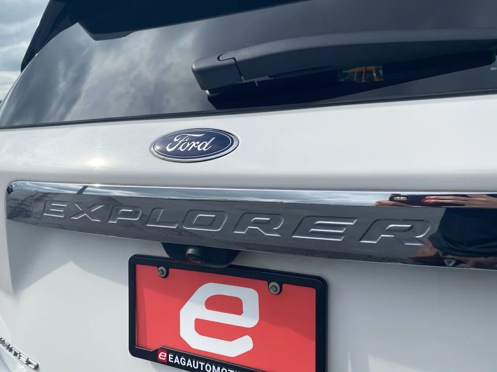 Used 2023 White Ford Limited image 42