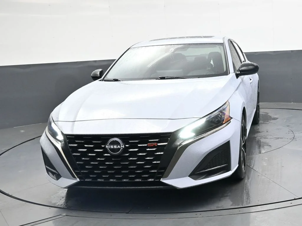 Used 2023 Gray Nissan 2.5 SR image 13