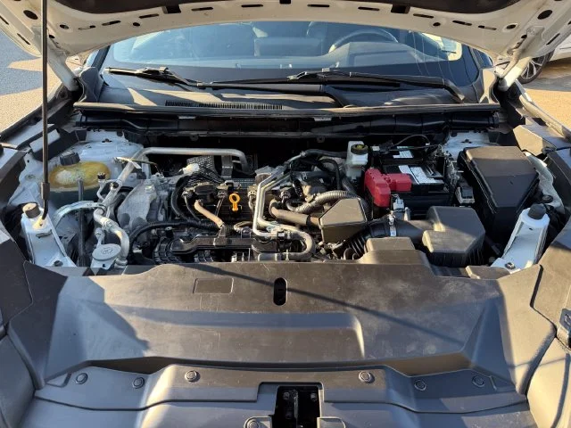 Used 2023 White Diamond Mitsubishi SE image 35