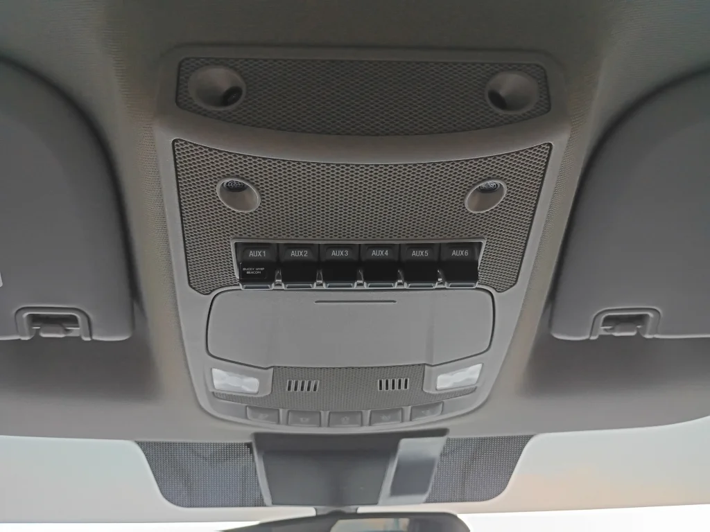 Used 2022 Oxford White Ford XL image 33