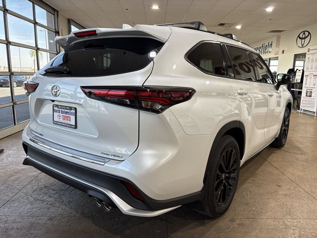 New 2026 Wind Chill Pearl <sup>1</sup> Toyota  XSE image 2
