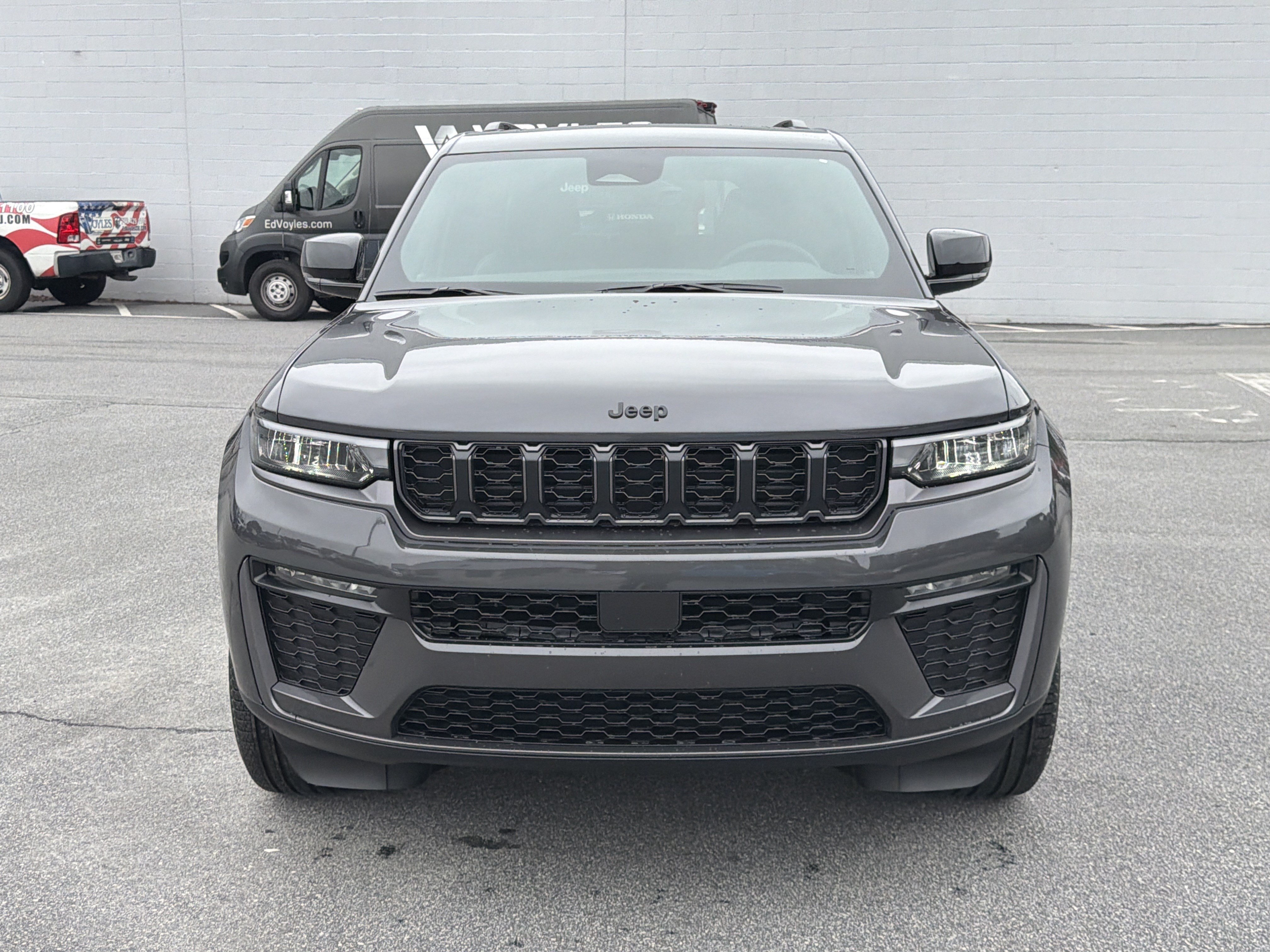New 2026 Baltic Gray Metallic Clear-Coat Exterior Paint Jeep Limited image 2