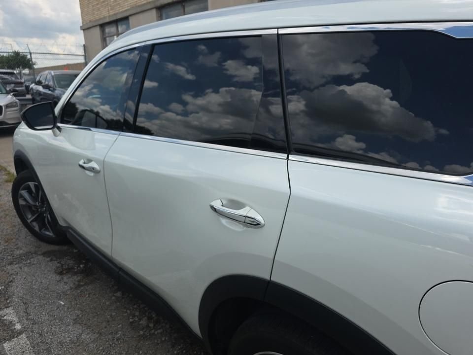 Certified Used 2023 White INFINITI LUXE image 8