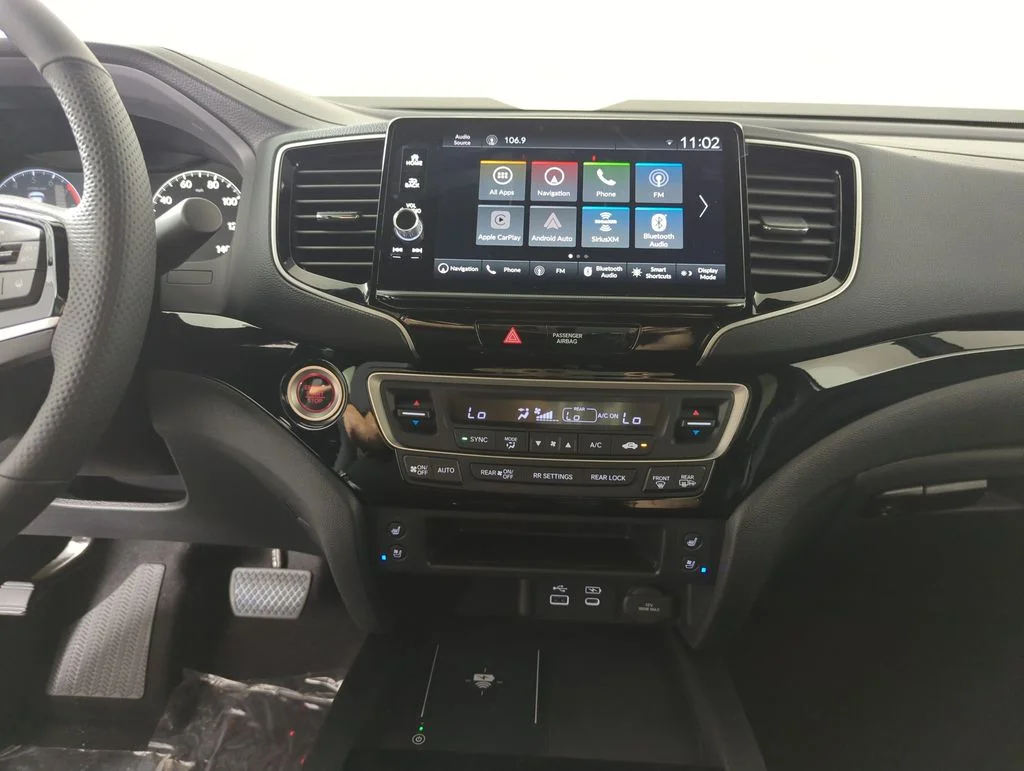 New 2026 Sonic Gray Pearl Honda Black Edition image 17
