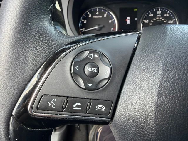 Used 2020 Red Diamond Mitsubishi SE image 22