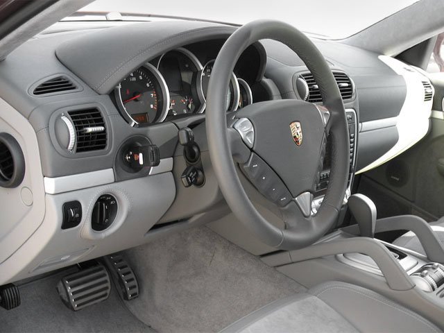 Used 2009 White Porsche S image 4